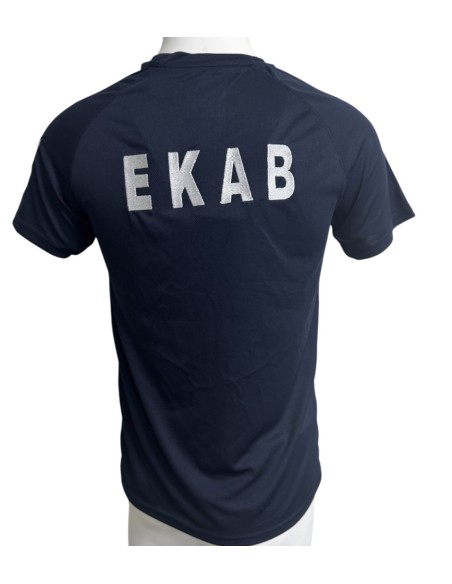 T-SHIRT QUICK DRY ΜΠΛΕ ΕΚΑΒ ΣΤΗΘΟΣ ΠΛΑΤΗ ΓΡΑΜΜΑΤΑ ΚΑΙ ΣΗΜΑΙΑ